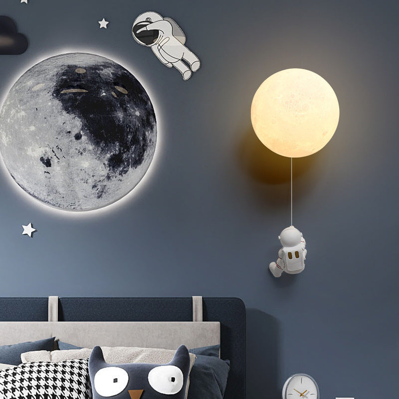 Candeeiro de parede interior LED moderno Aria Moon em resina branca, quarto infantil