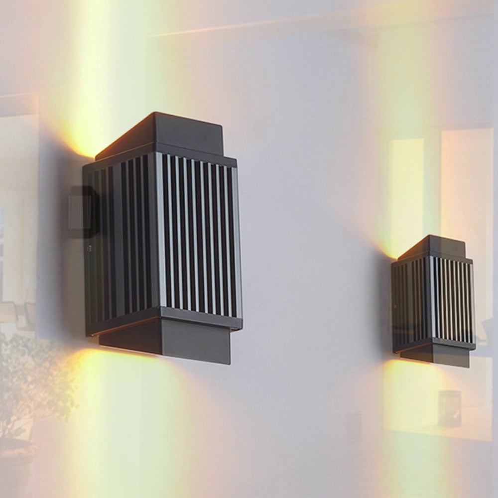 Ray modern rund/rektangulär vägglampa i metall för utomhusbruk, svart