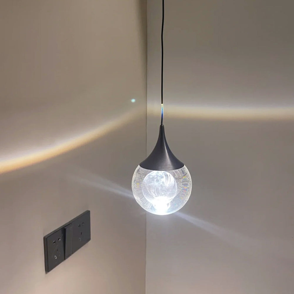 Candeeiro suspenso minimalista Aria, em metal com forma de lua, preto