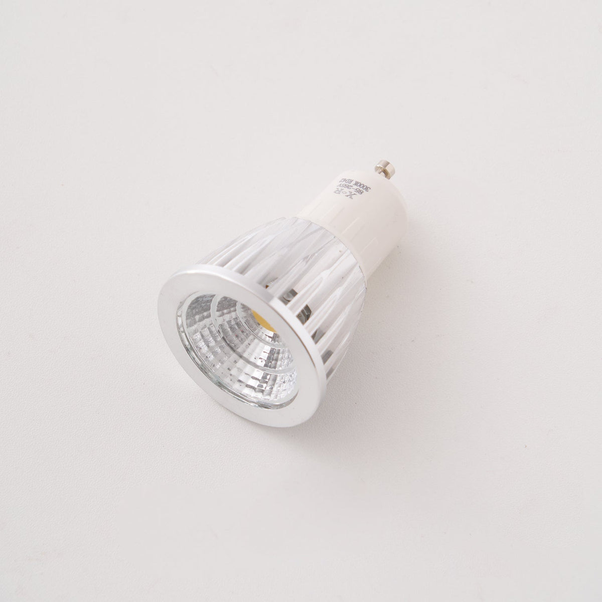 LED-pære med flere fatninger (G4 / G9 / GU10 / E14 / E27)