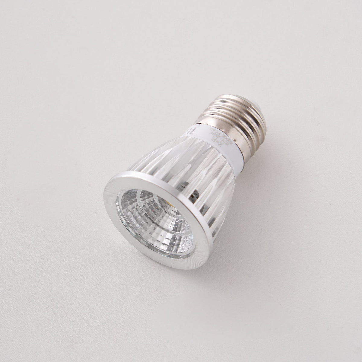 LED-pære med flere fatninger (G4 / G9 / GU10 / E14 / E27)