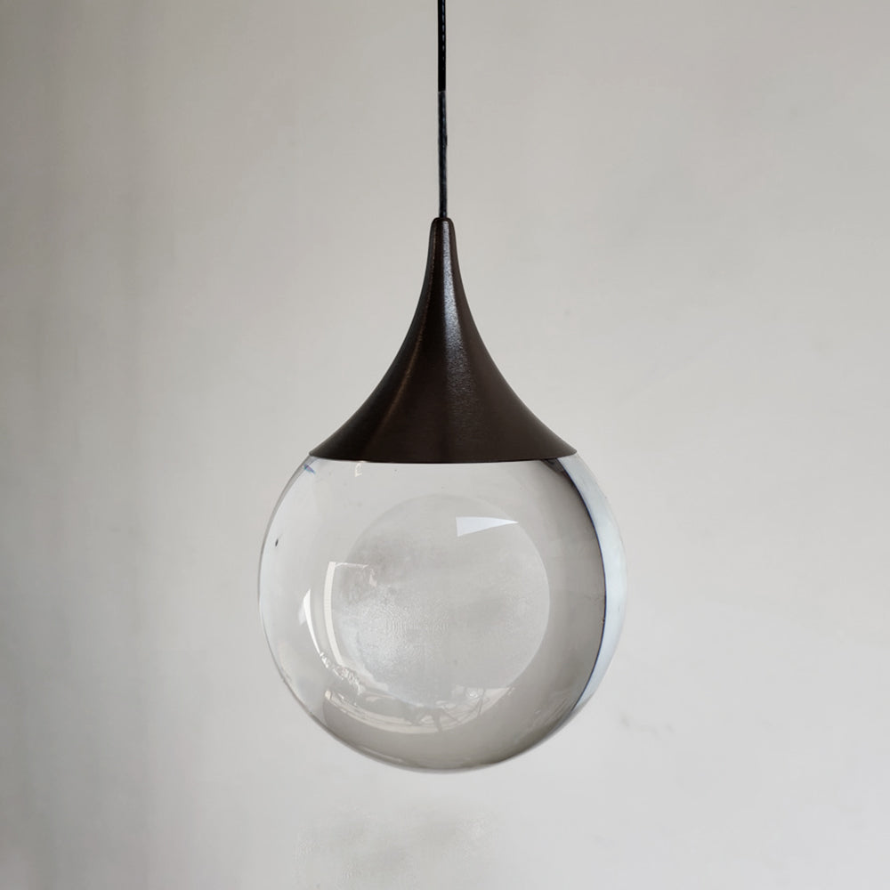 Candeeiro suspenso minimalista Aria, em metal com forma de lua, preto