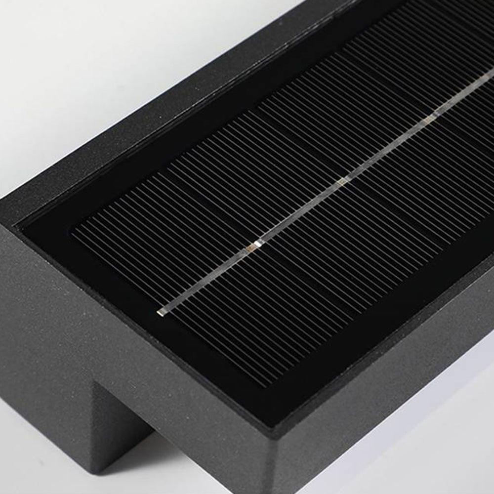 Ray minimalistinen lineaarinen aurinkoenergialla toimiva ulkoseinävalaisin, musta