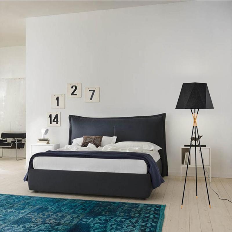 Fivela moderne gulvlampe