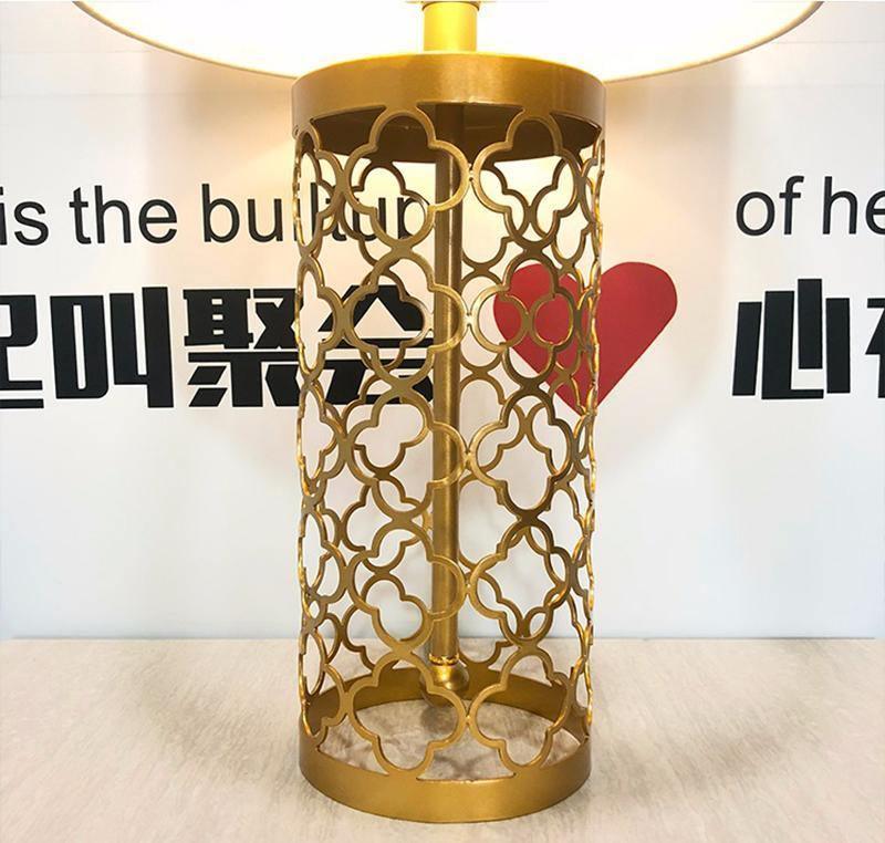 Selisise moderne bordlampe
