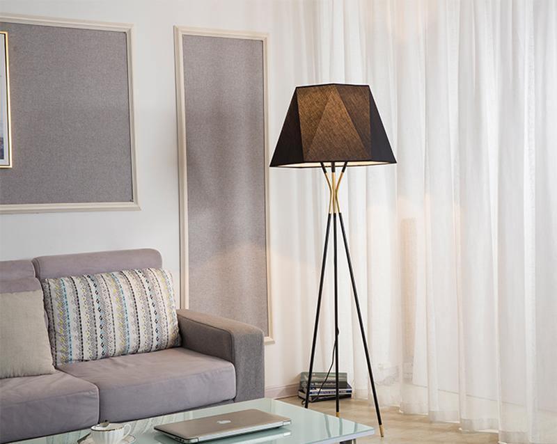 Fivela moderne gulvlampe