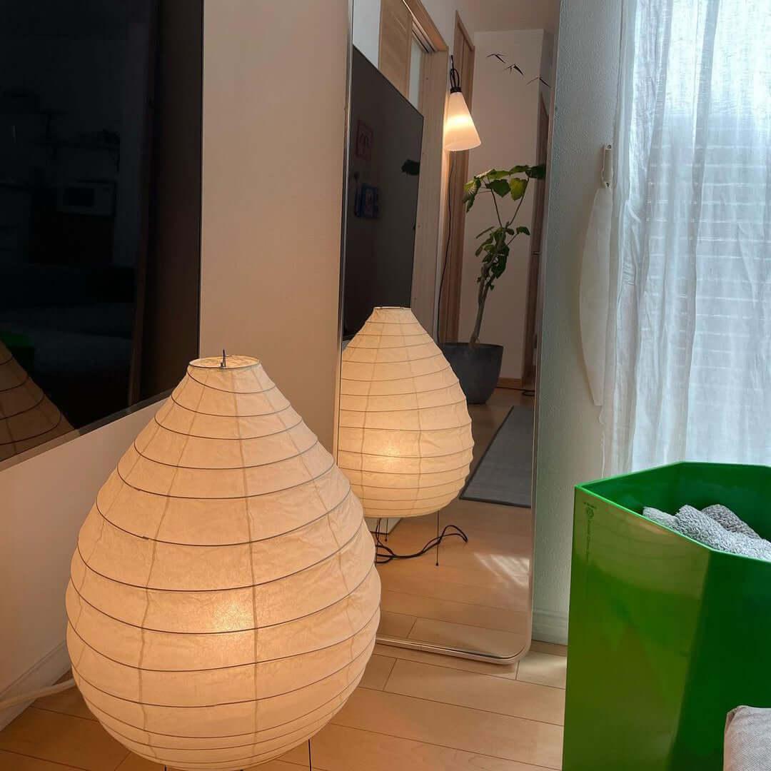 Viraiviella-tyylinen moderni lattiavalaisin