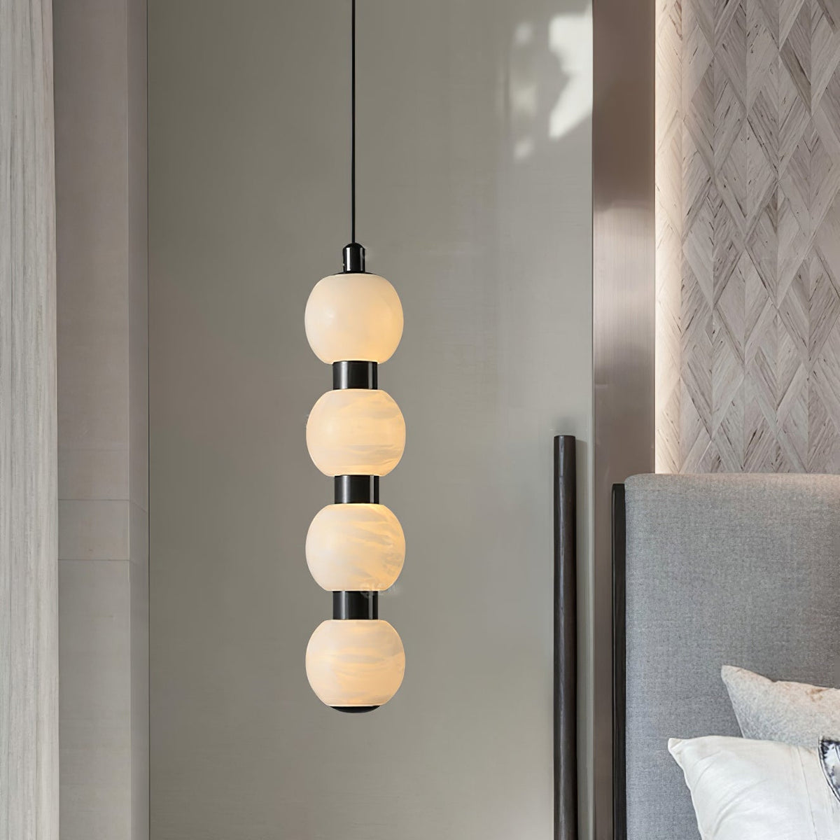 Albinaine modern taklampa i alabaster