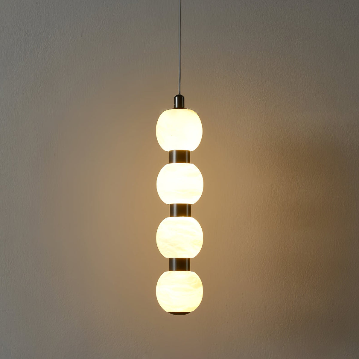Albinaine moderne pendellampe i alabaster