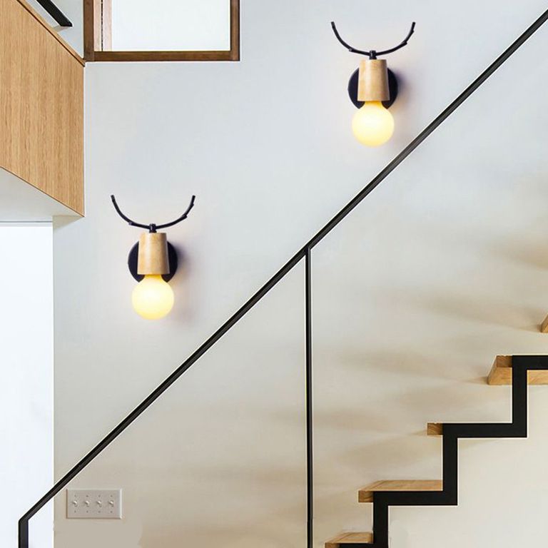 Muto modern vägglampa i trä och glas med hornform, sovrum/badrum