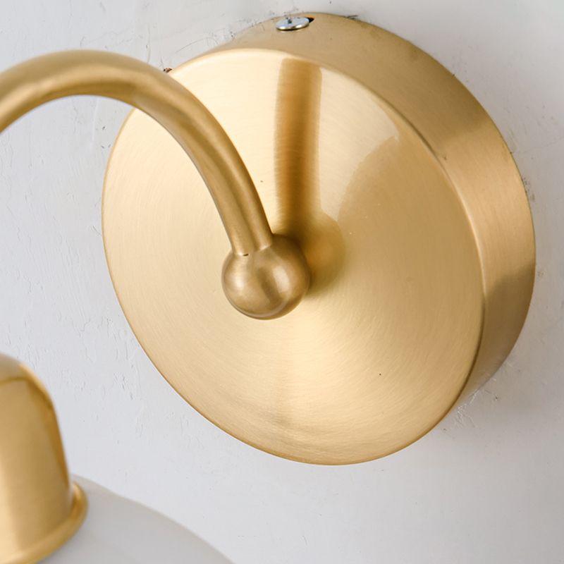 Valentina nordisk blommig vägglampa av glas och metall, guld/elfenben