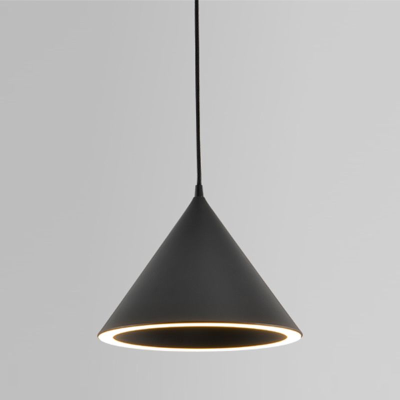 Candeeiro suspenso LED Aria, colorido e em forma de funil