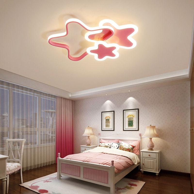 Candeeiro de teto LED Aria, com montagem rente ao teto, em forma de estrela, de designer