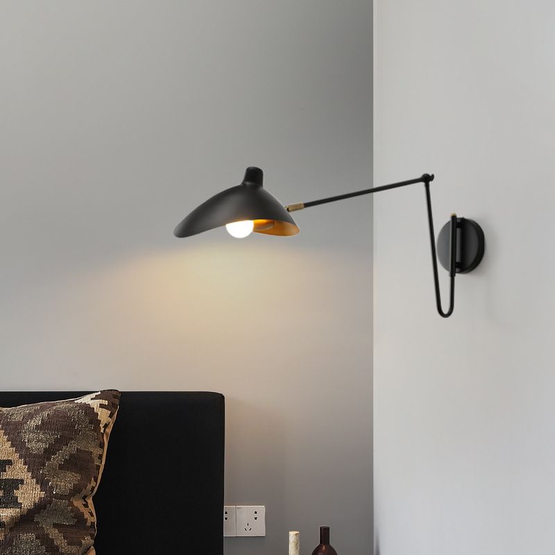 Epoch industriell vägglampa med svängarm, svart/guld