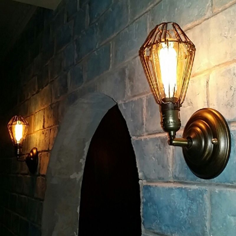 Candeeiro de parede Alessio industrial em forma de lanterna, em metal, preto/ferrugem