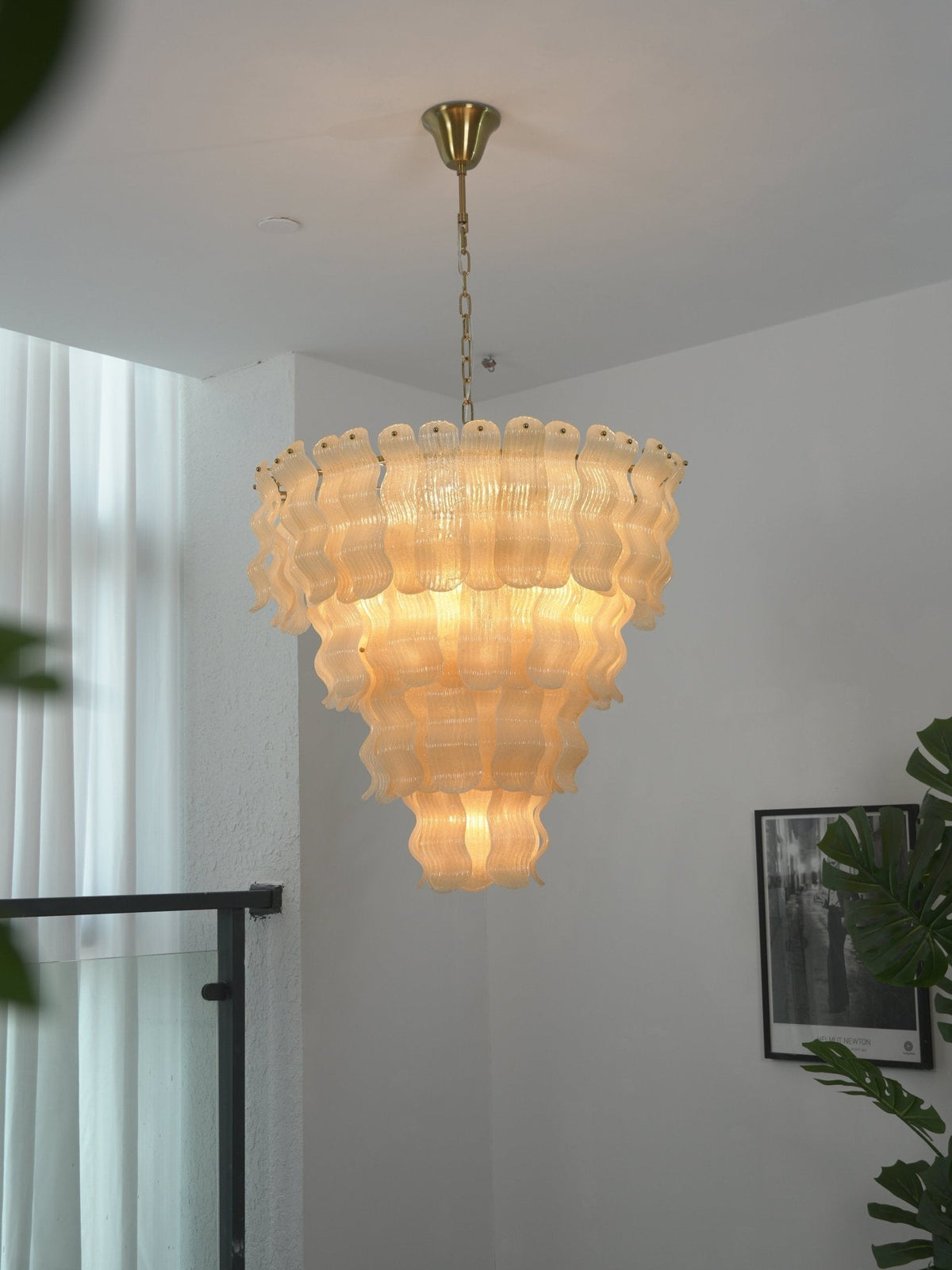 Lustre luxuoso Borzi em vidro amarelo com folhas