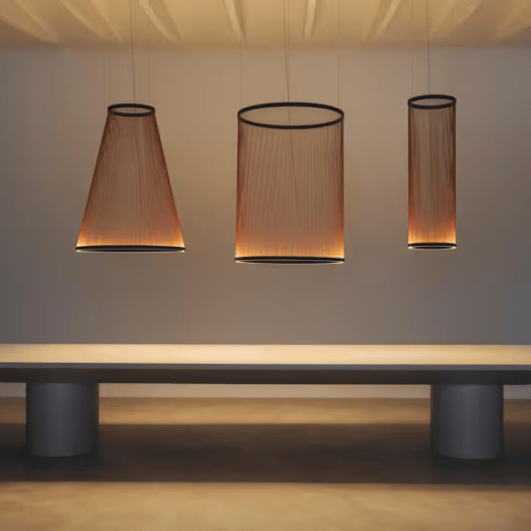 Hyn minimalistisk pendellampe i aluminium