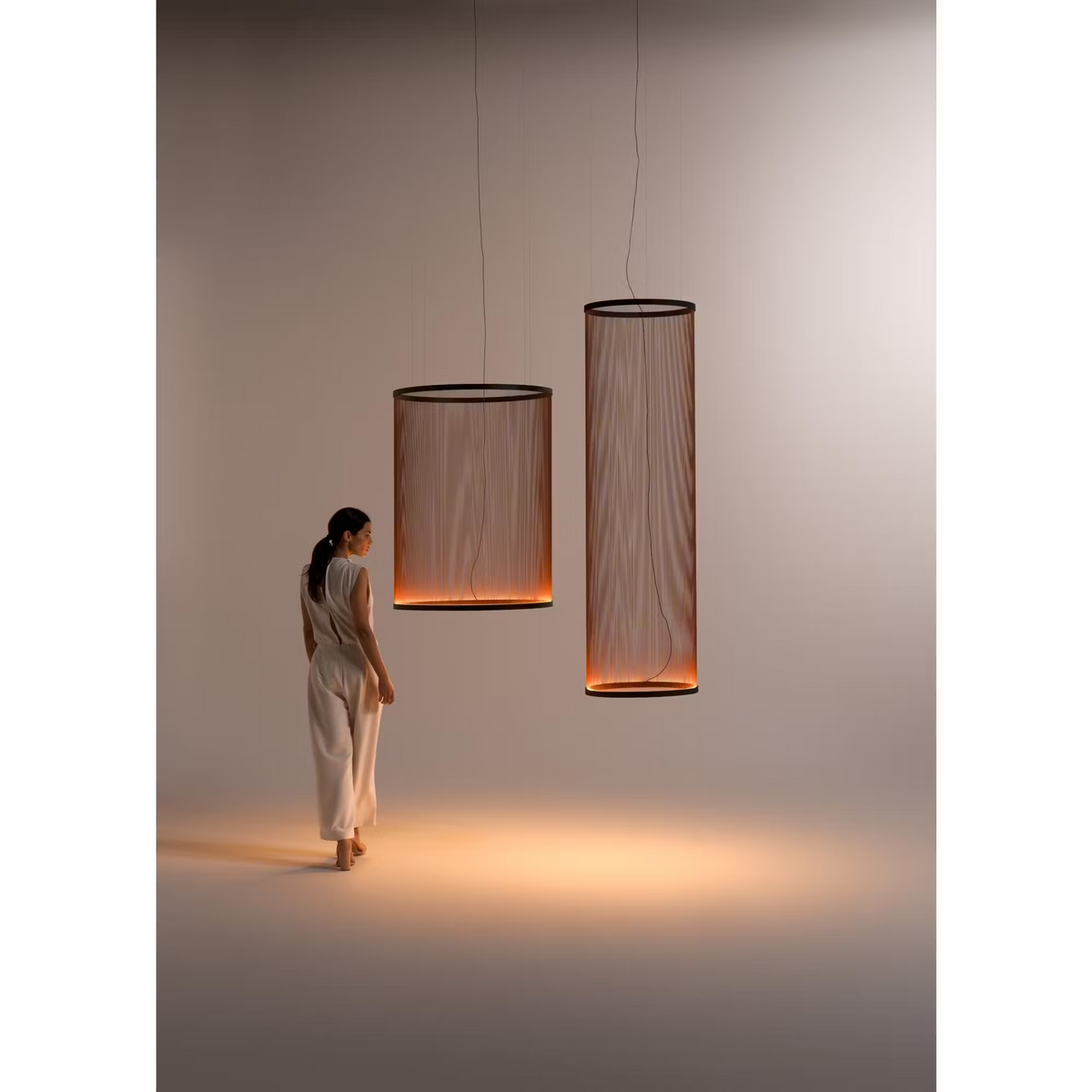 Hyn minimalistisk pendellampe i aluminium