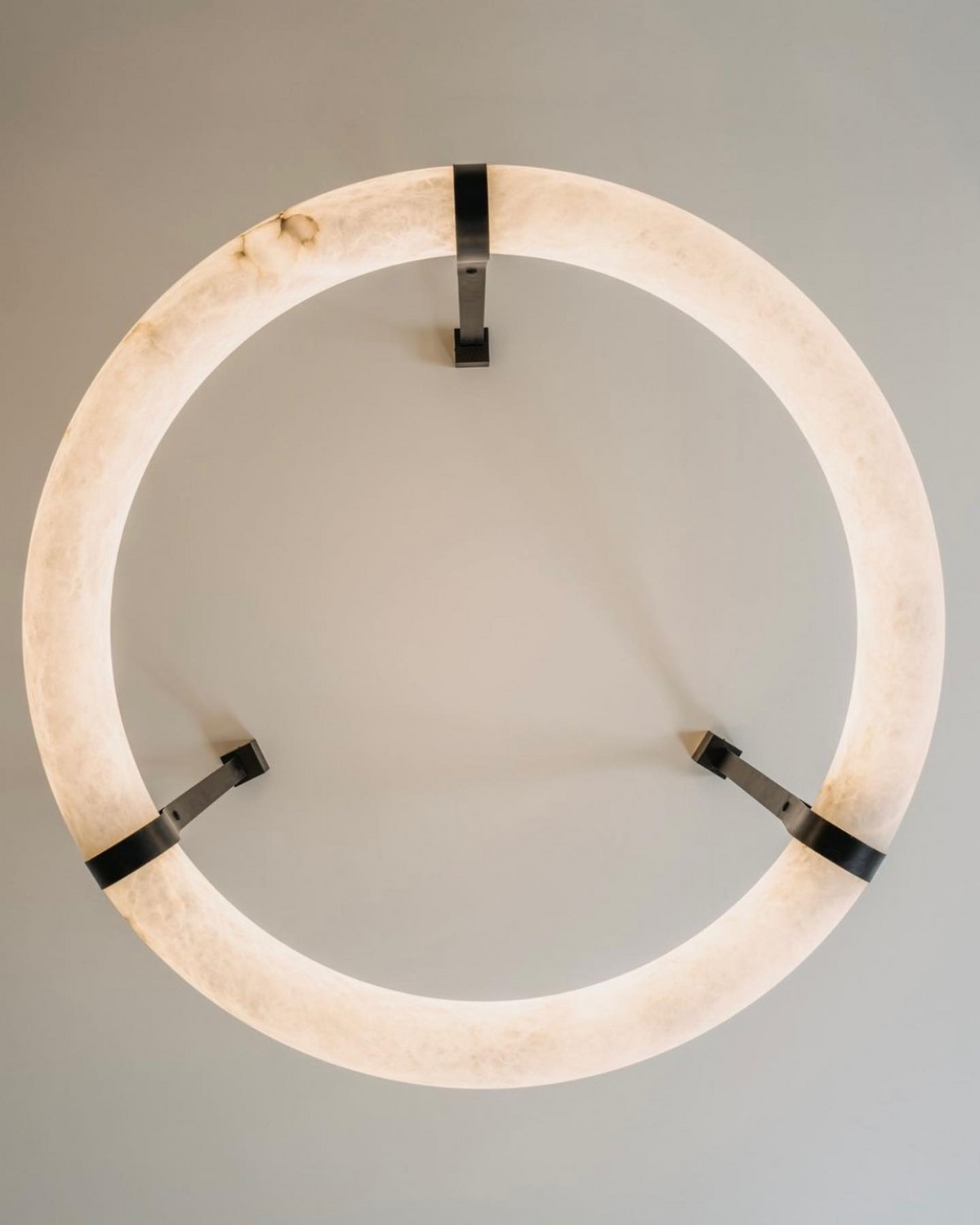 Tarys Alabaster Chandeliers Ring Leather Strap Version B