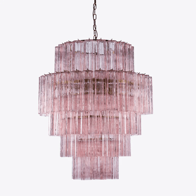 Eiraora lysekrone i lyserødt prismatisk glas, lagdelt og elegant