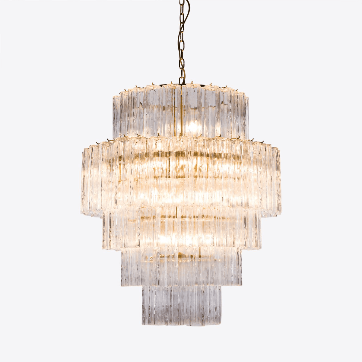 Eiraora lysekrone i lyserødt prismatisk glas, lagdelt og elegant