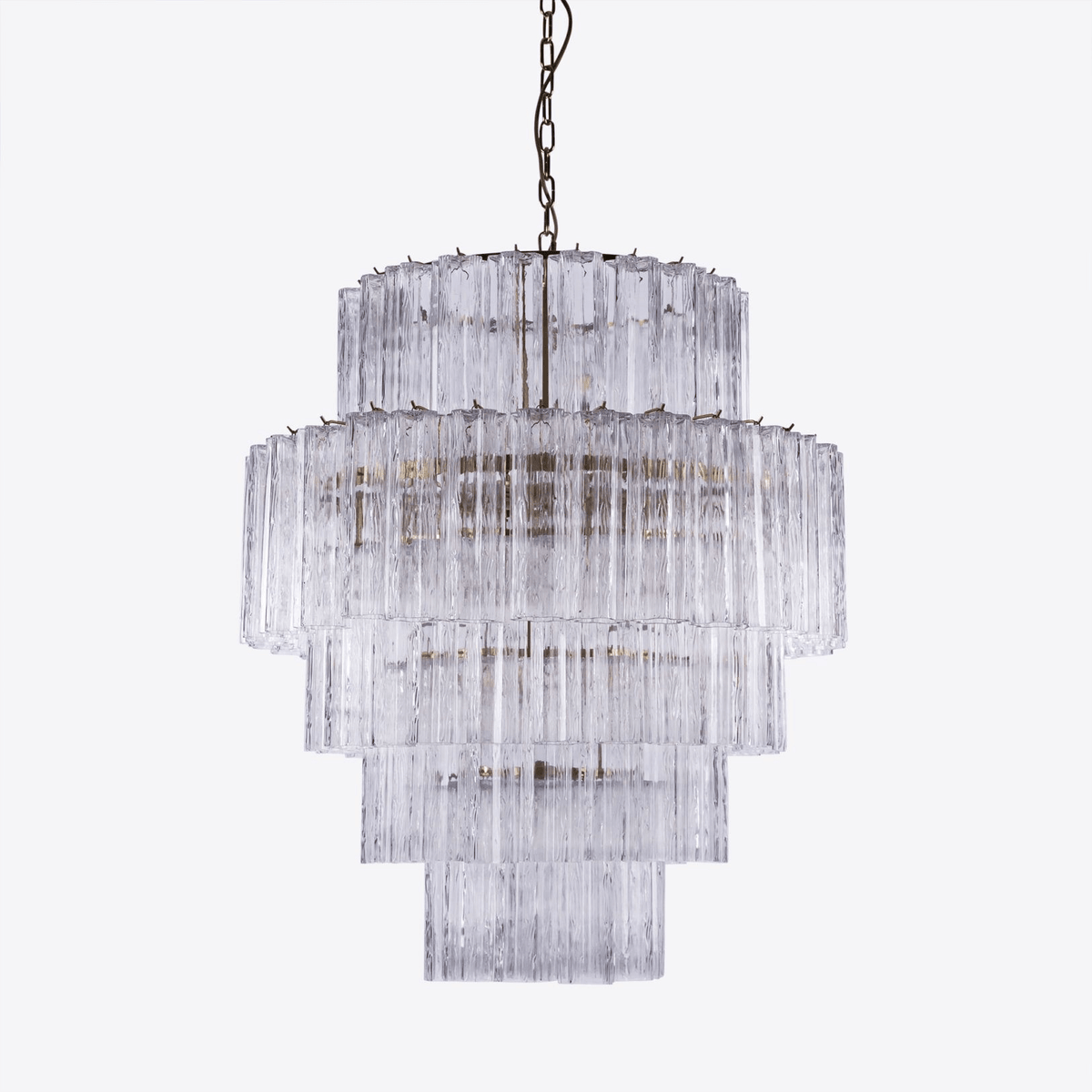 Eiraora lysekrone i lyserødt prismatisk glas, lagdelt og elegant