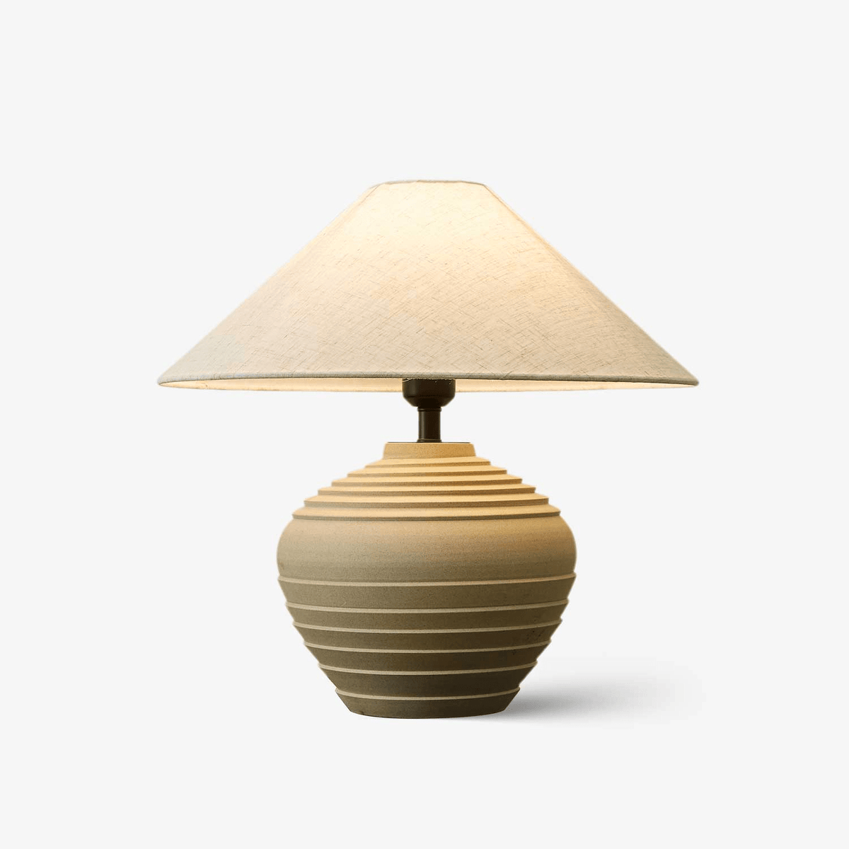 Serano rustik bordlampe med rillet overflade