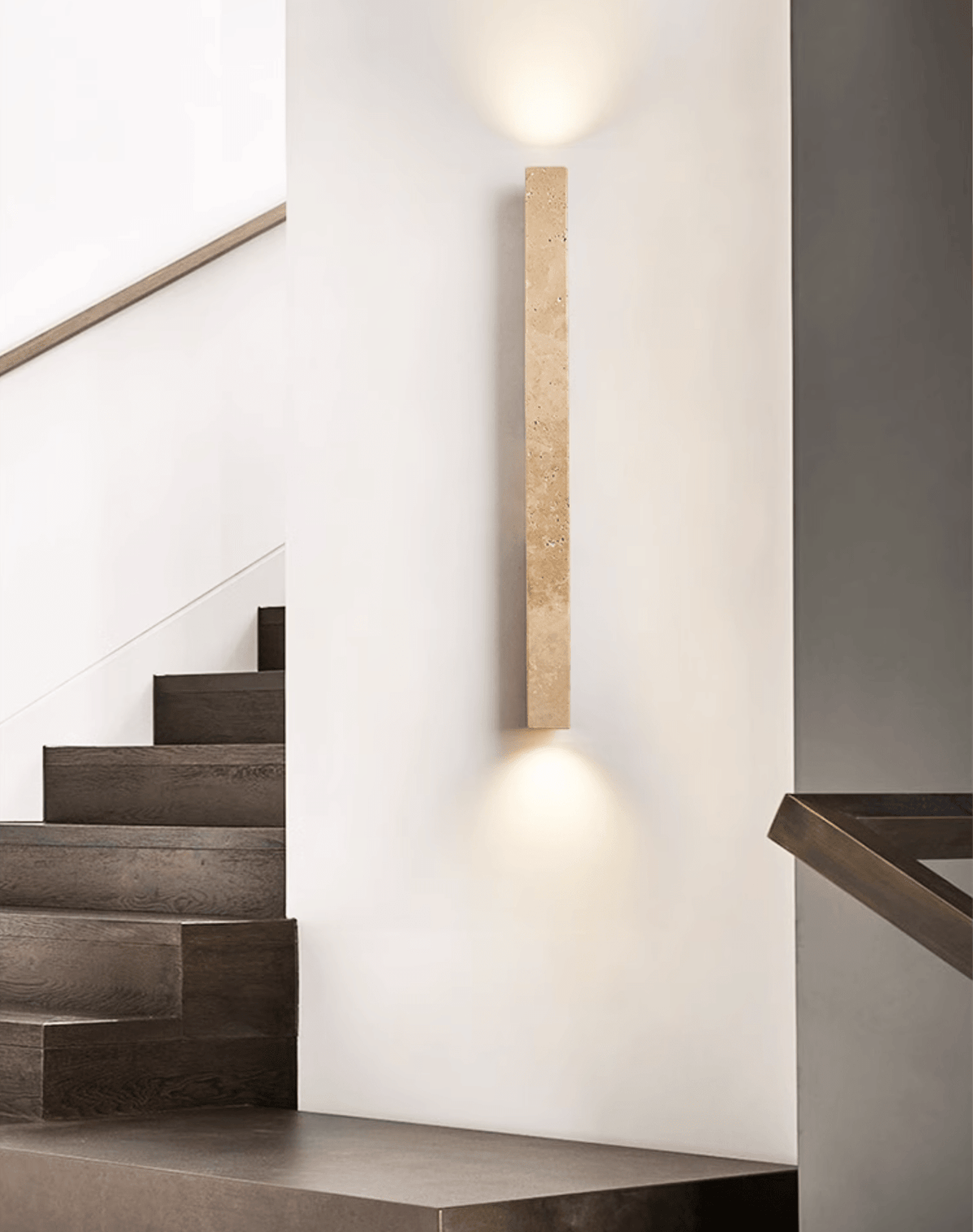 Noriira minimalistisk vägglampa i travertin