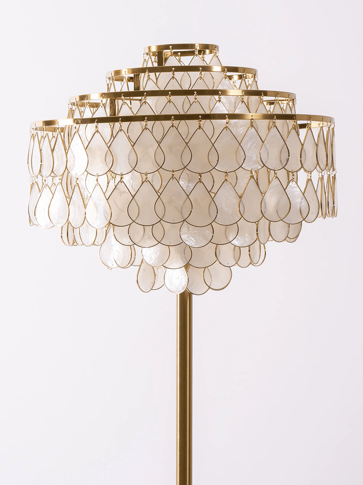 Luksus-gulvlampe med skal Emily