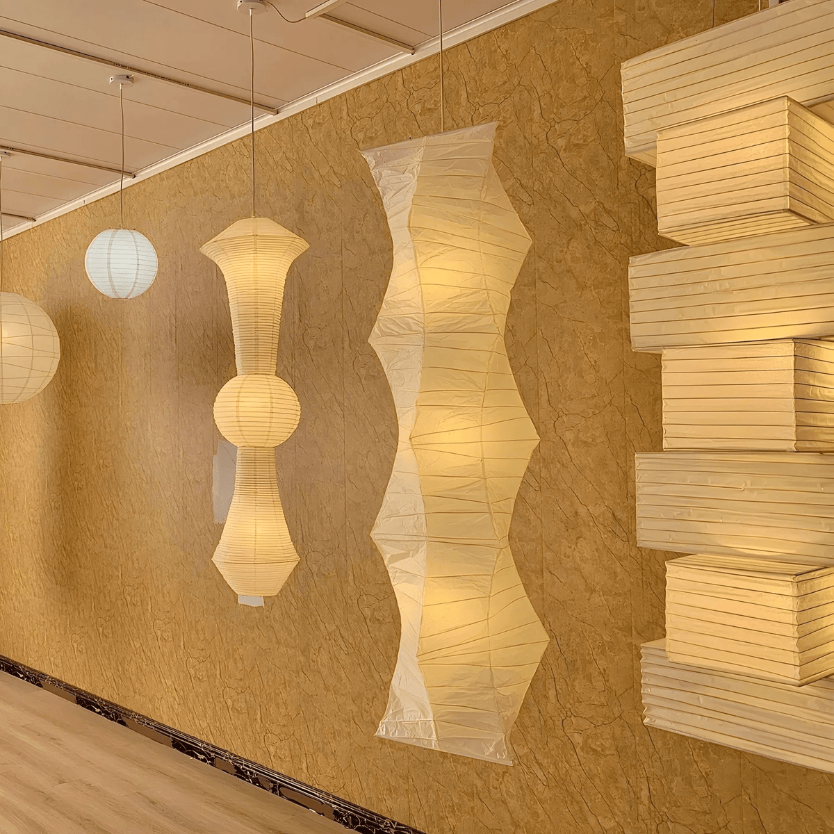 Piaeenne moderne pendellampe i papir