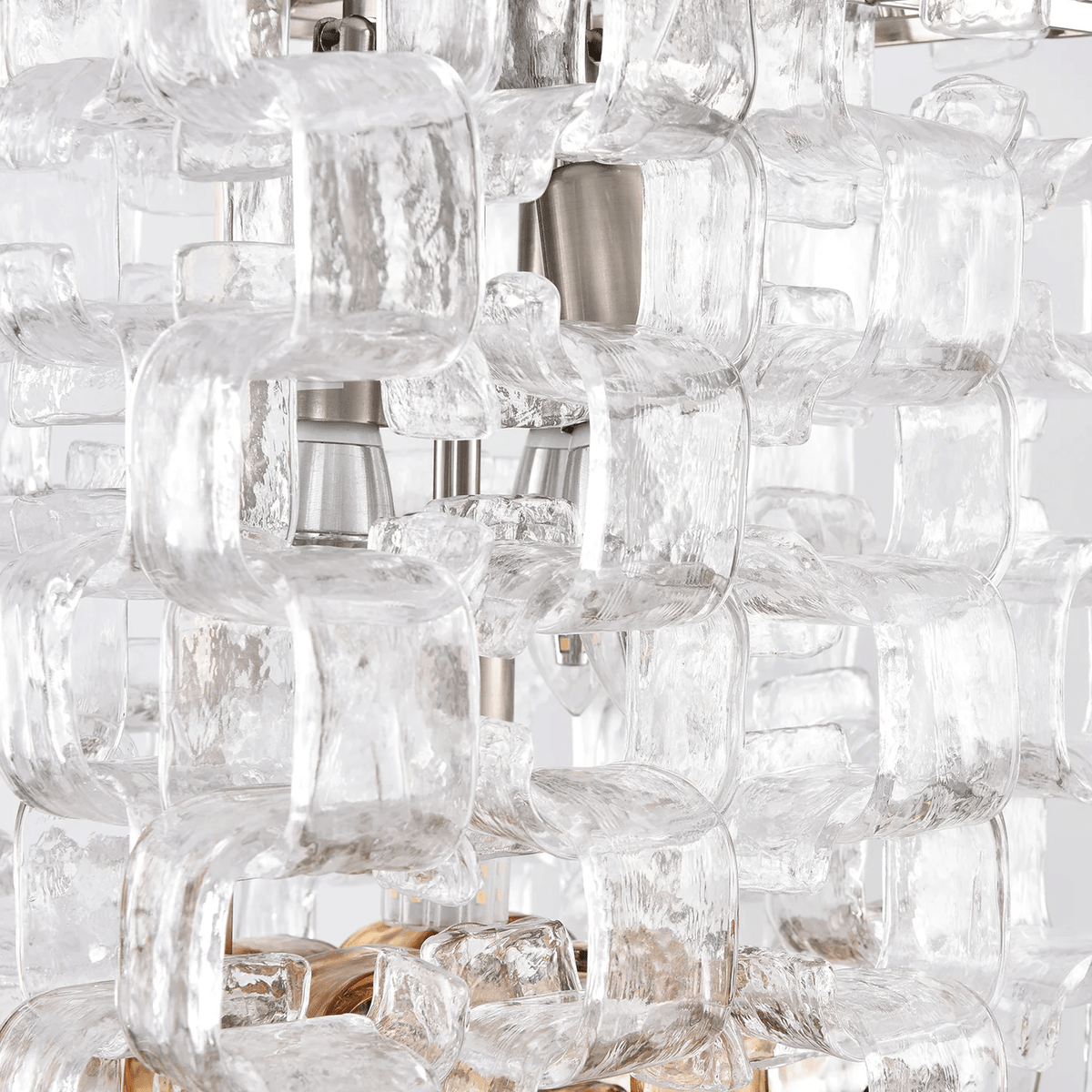 Orielis lysekrone i Murano-glas med sammenflettet geometrisk design