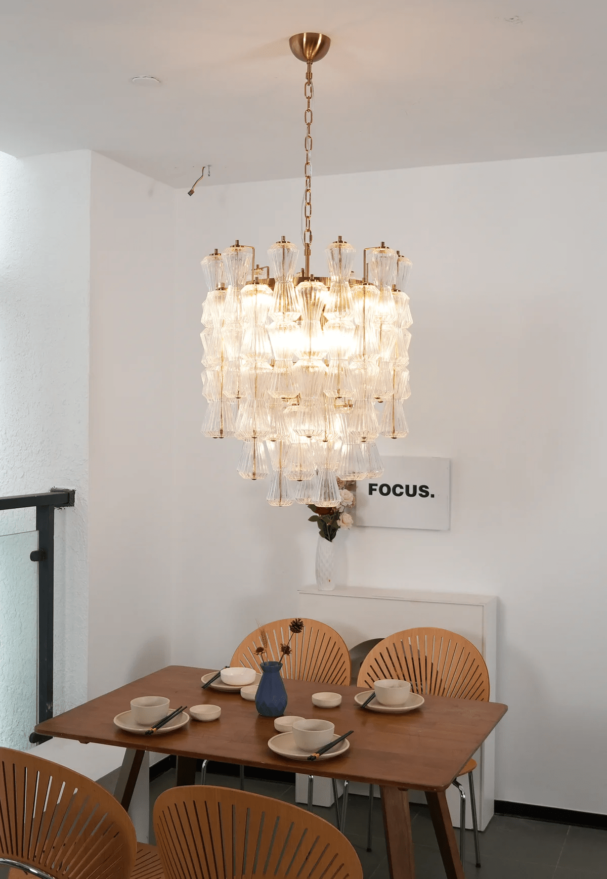 Celarena lysekrone i Murano-glas med blomsterkaskade