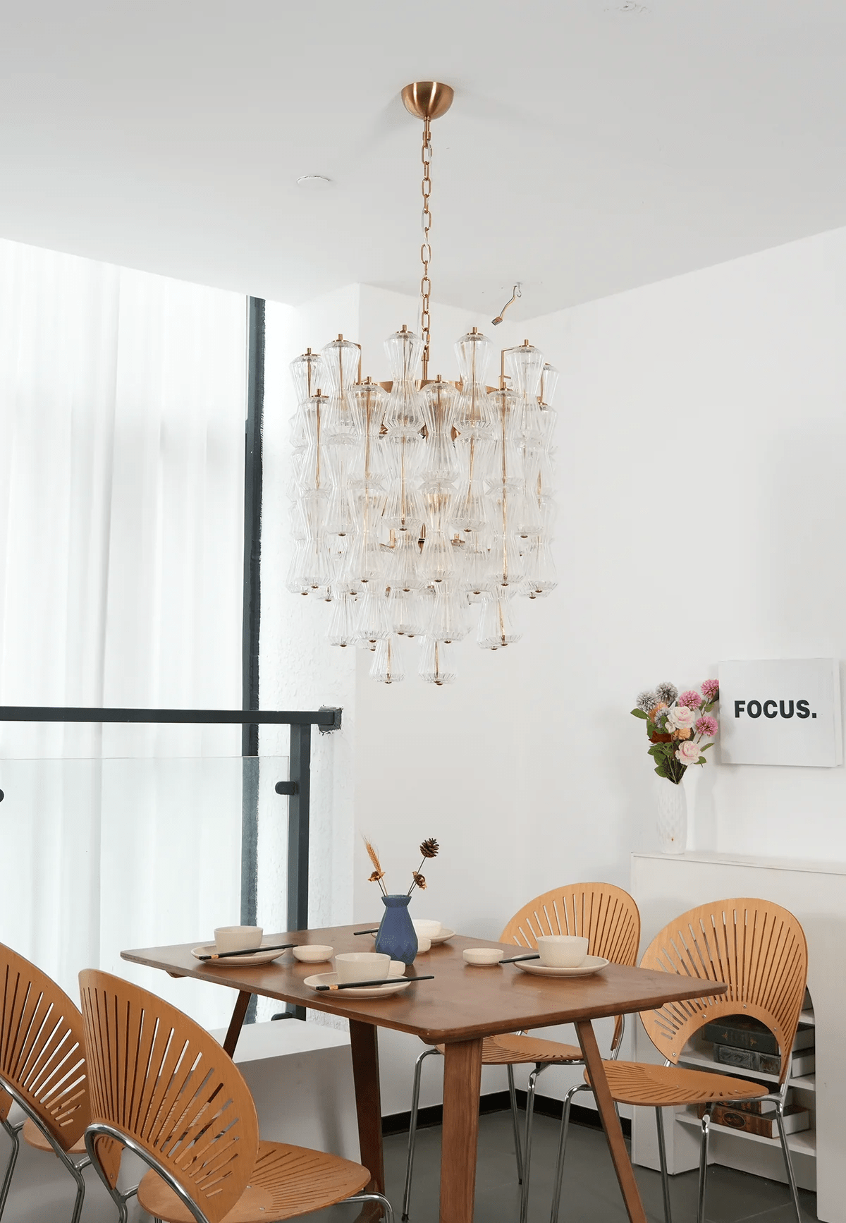 Celarena lysekrone i Murano-glas med blomsterkaskade