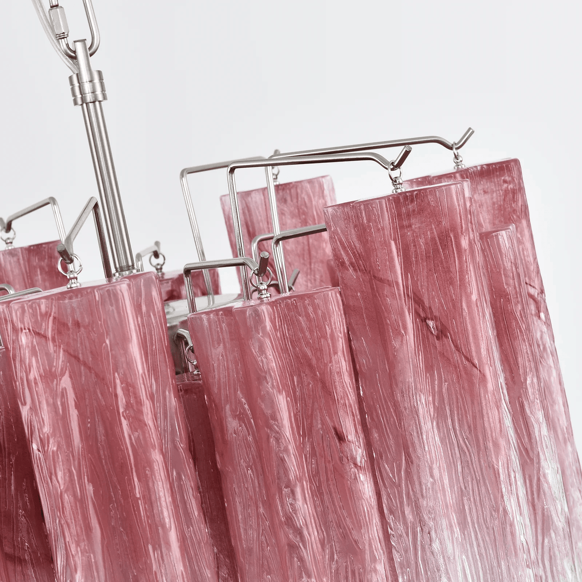 Veluora lysekrone i Murano-glas med rosa gradient og flere niveauer
