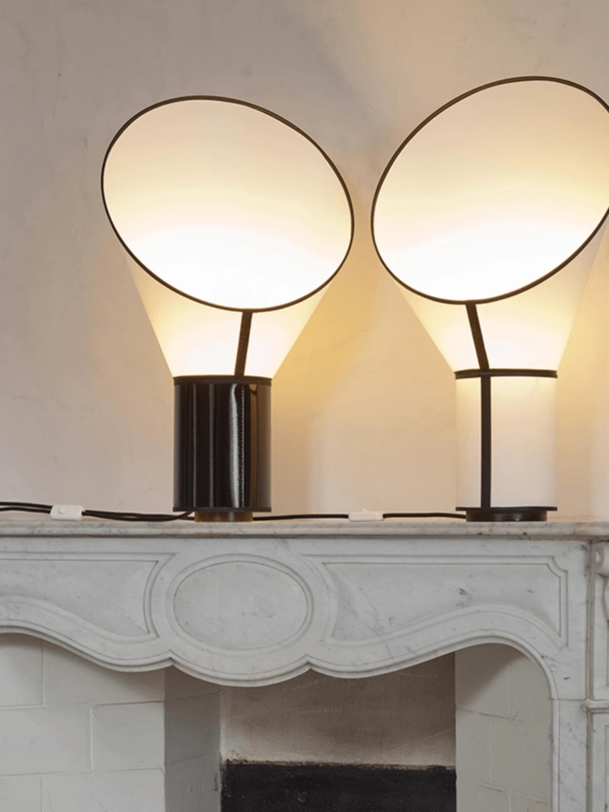 Celestrow Artful Outline-bordslampa