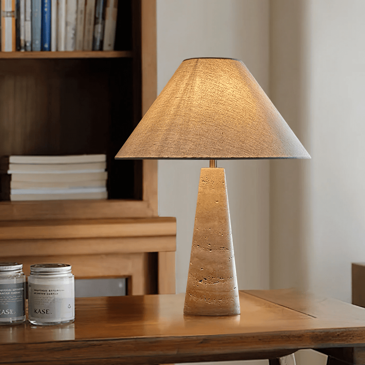 Candeeiro de mesa Tavarette com coluna de travertino