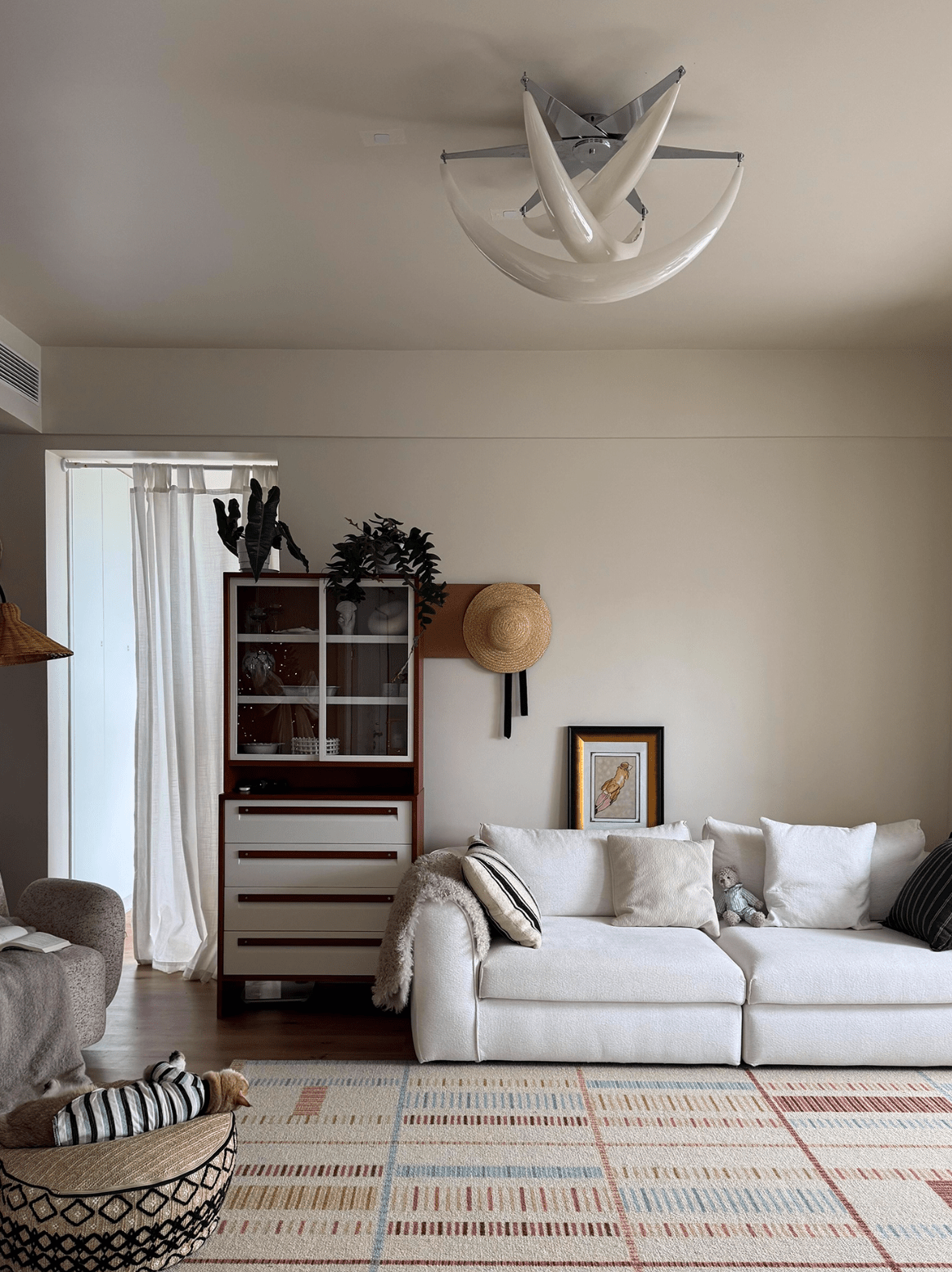Maia moderne loftlampe i hvid resin