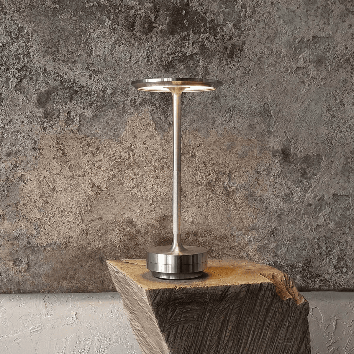 Solvane-genopladelig bordlampe