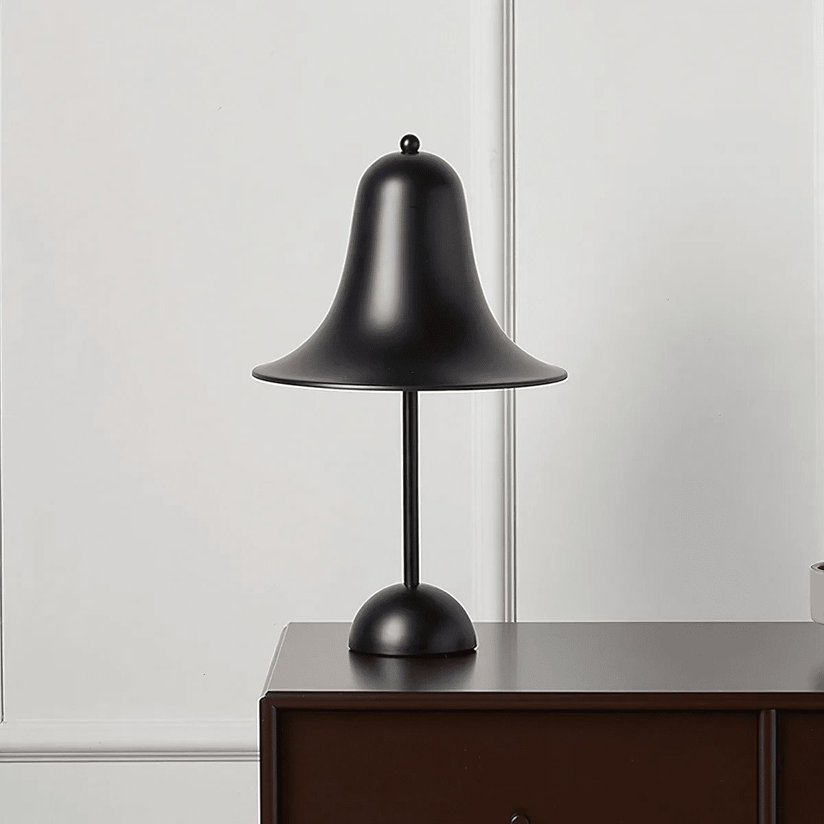 Pantop-klokkeformet bordlampe