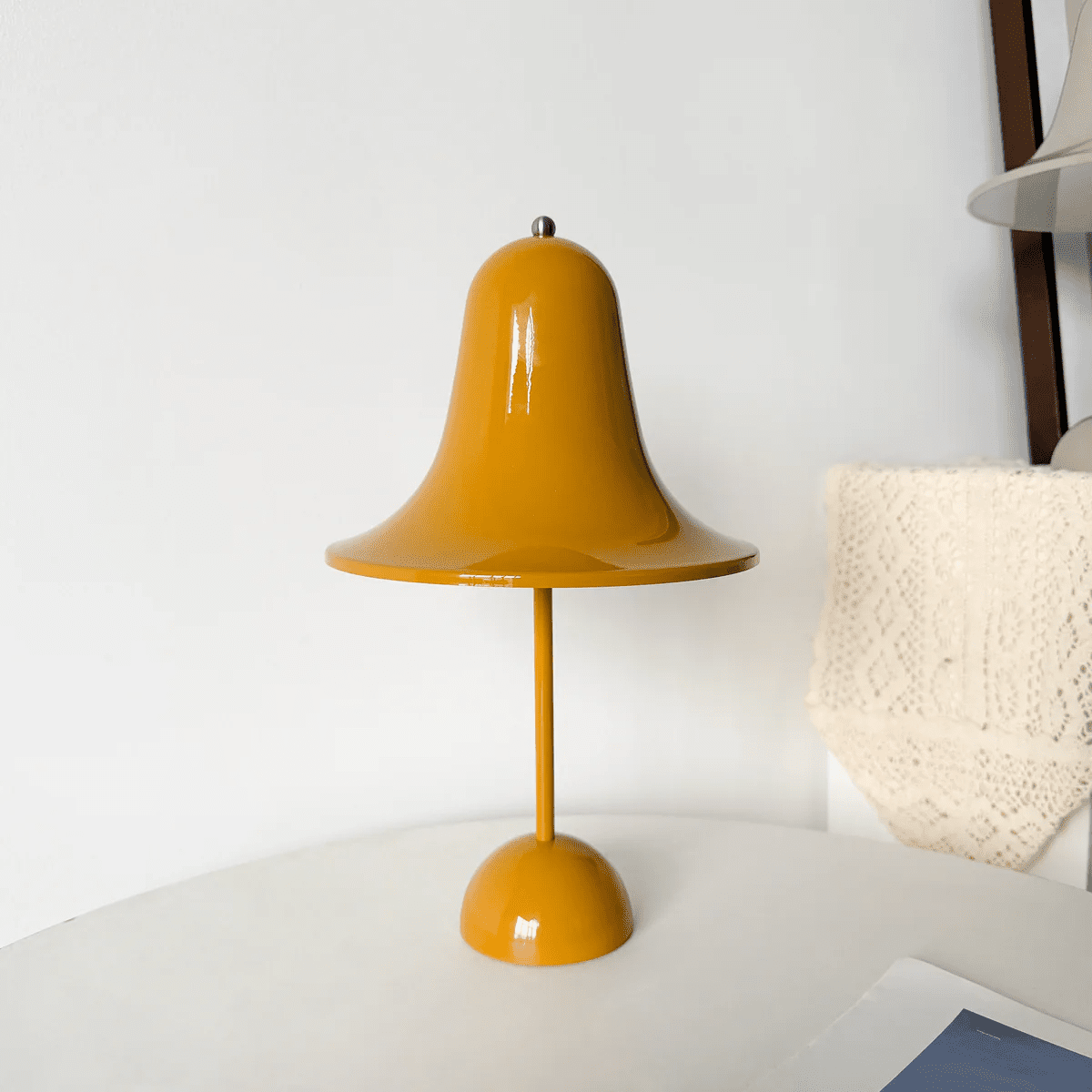 Pantop-klokkeformet bordlampe