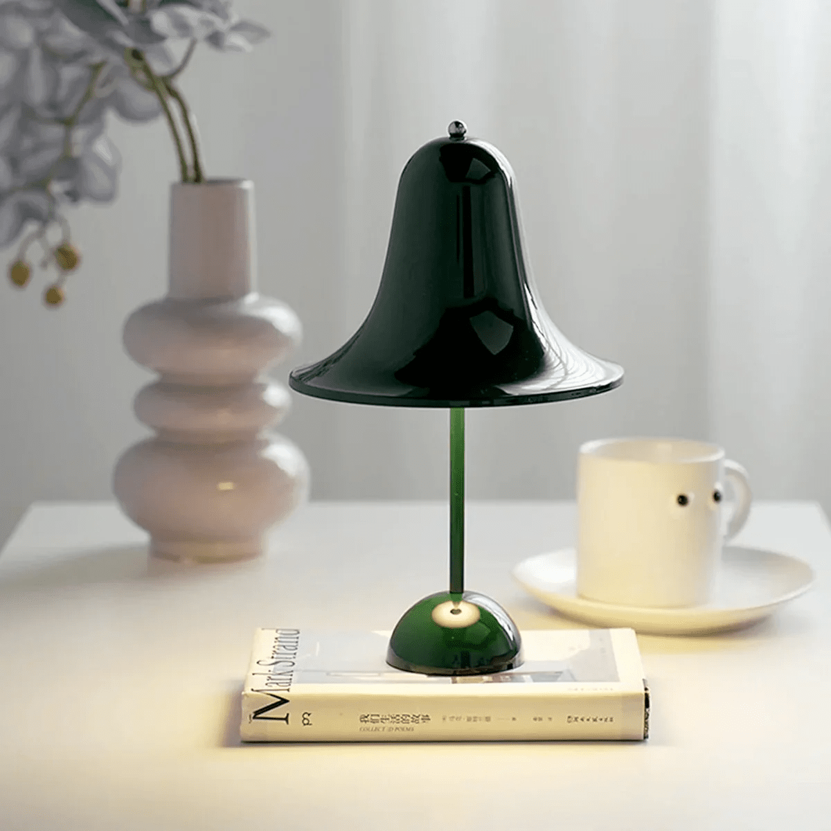 Pantop-klokkeformet bordlampe