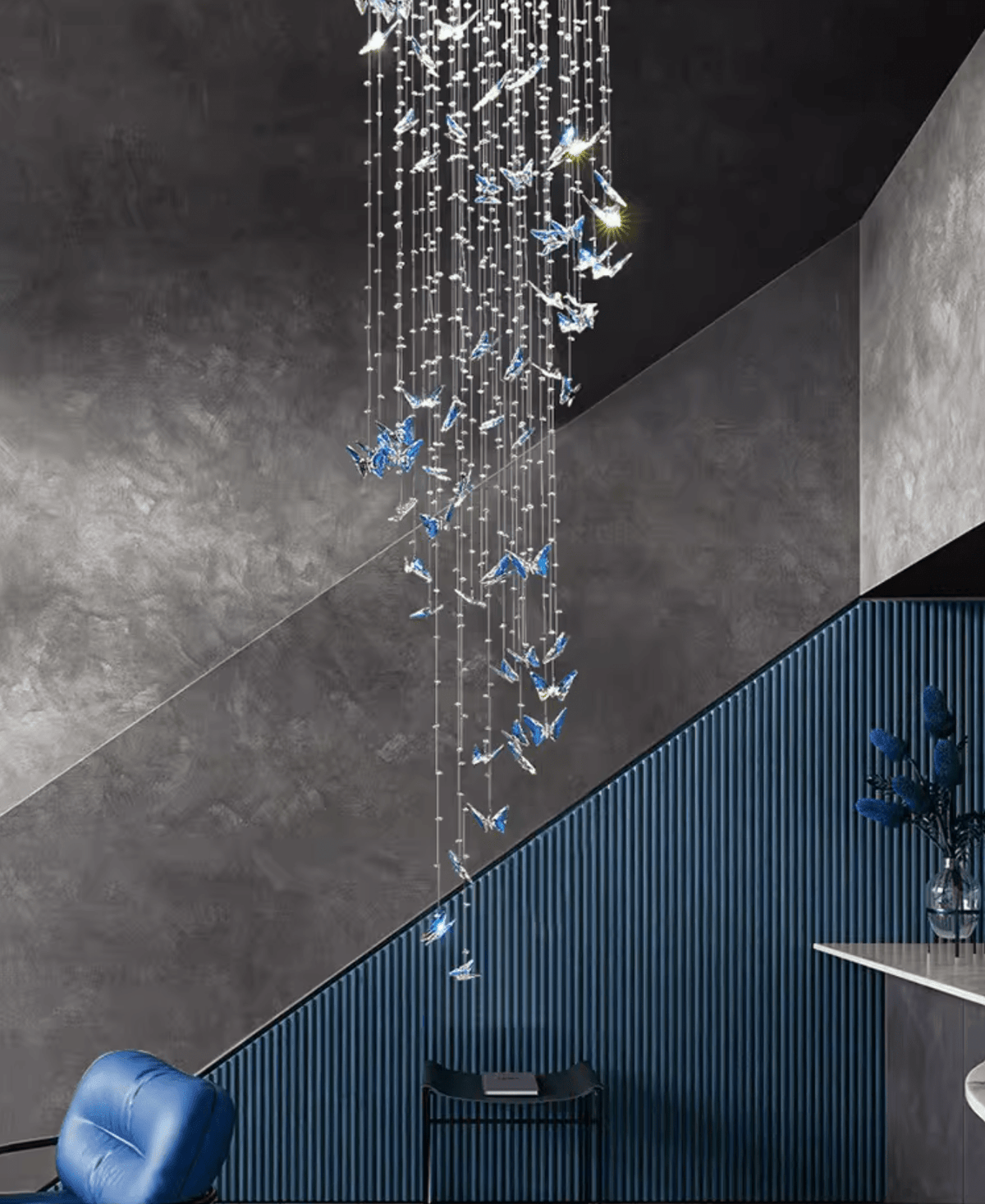 Volans-lysekrone med sommerfugle- og krystalglasdesign