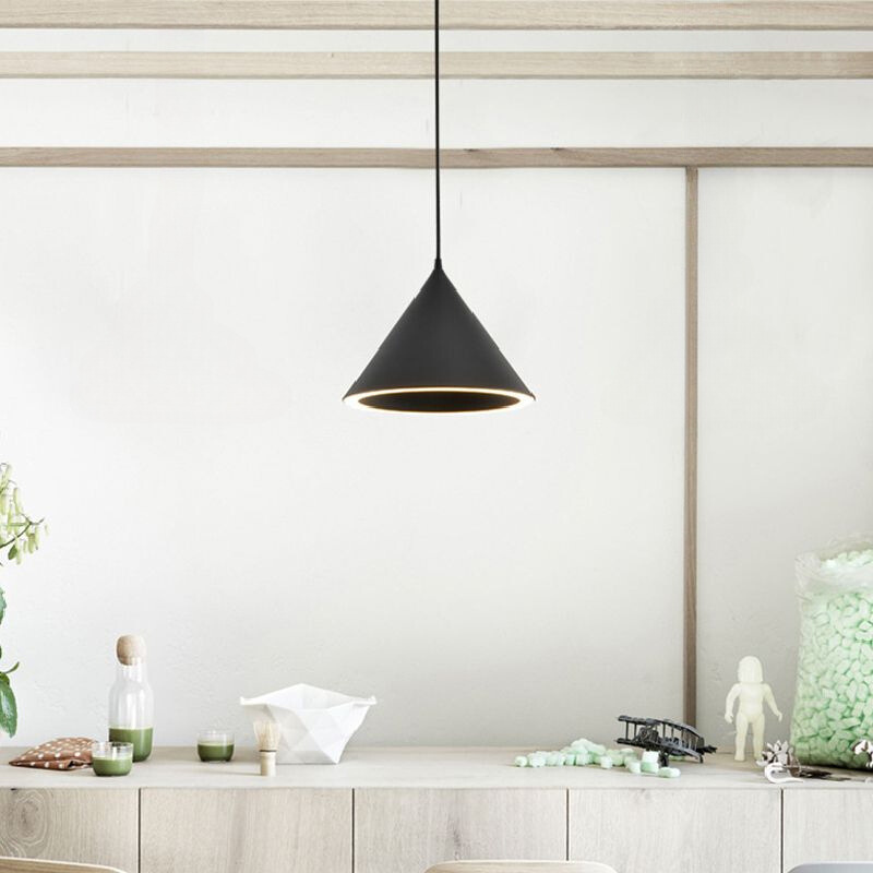 Candeeiro suspenso LED Aria, colorido e em forma de funil
