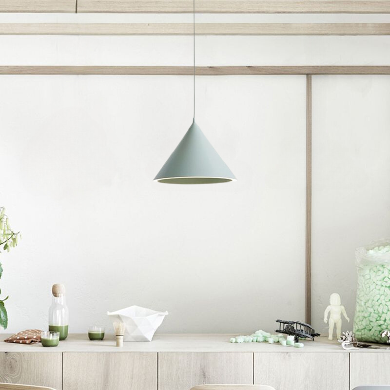 Candeeiro suspenso LED Aria, colorido e em forma de funil