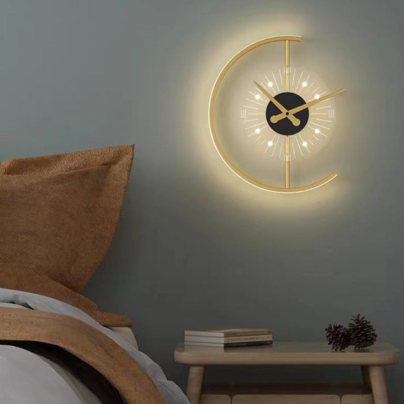 Arisha nútímalegt veggljós úr málmi með klukku og LED-ljósi, svart/gull