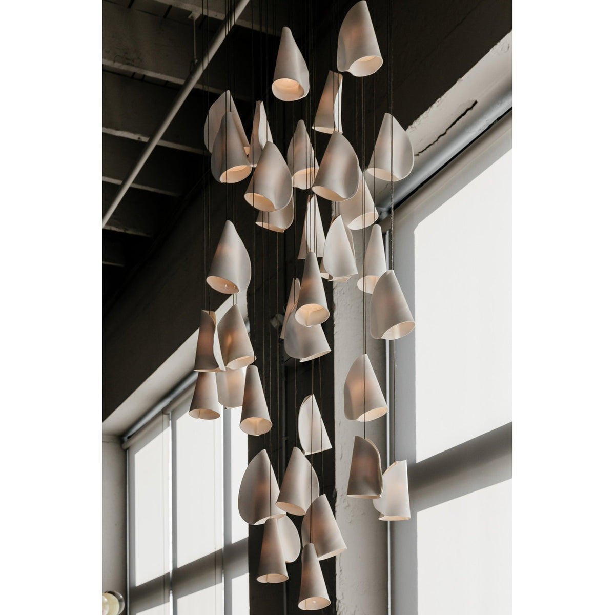 Olshaion geometrisk keramisk taklampa