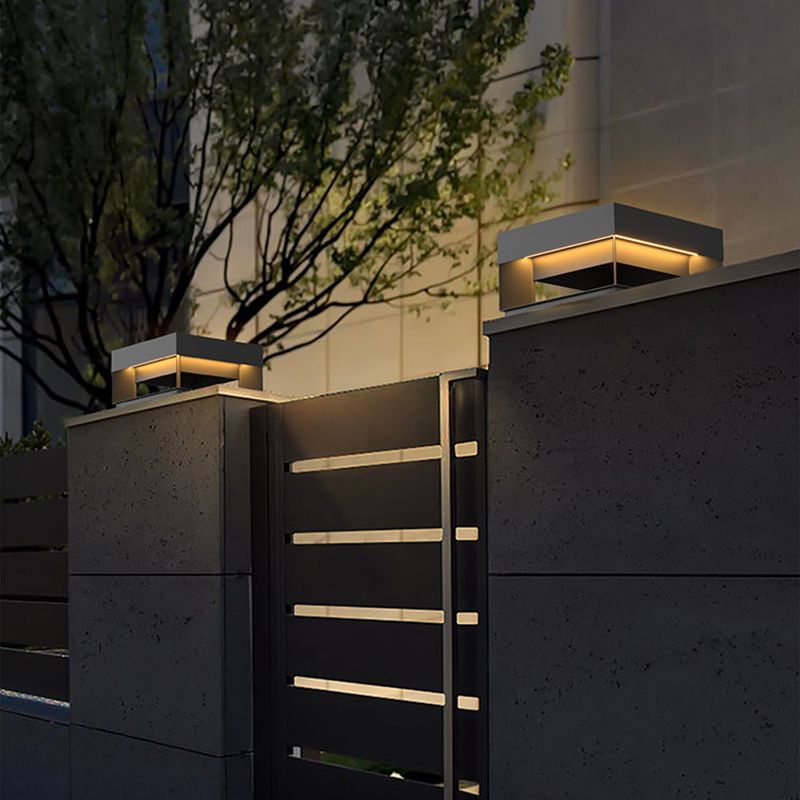Ray postmodern fyrkantig solcellsdriven LED-utomhuslampa i metall