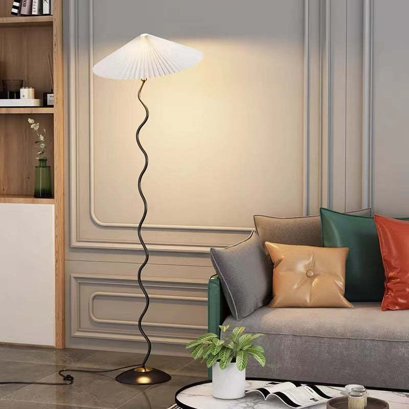 Ritta moderne svampeformet gulvlampe i stof med LED