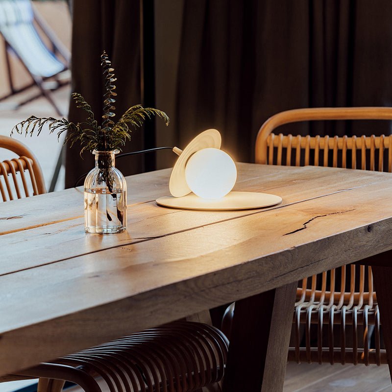Cevenir kinetisk bordslampa i rotationsgjuten PE