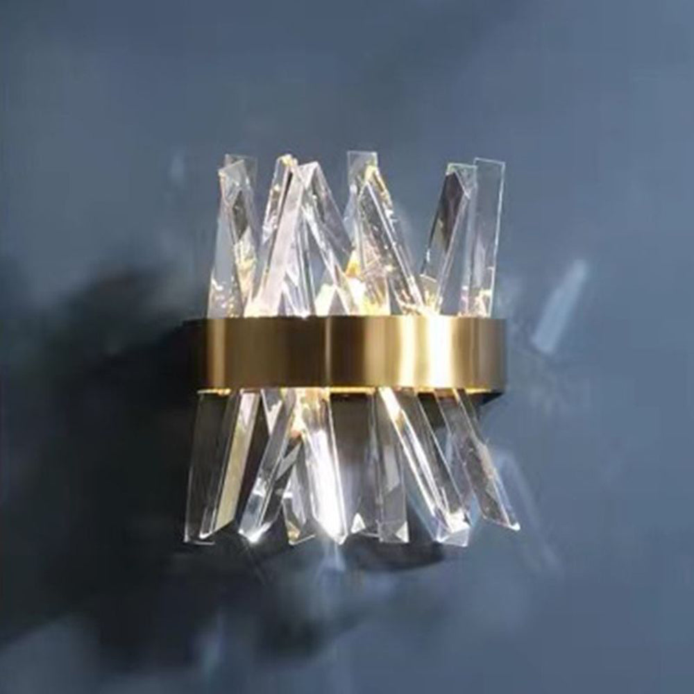 Kristy dekorativ geometrisk vägglampa av kristall/metall, guld